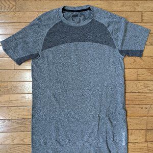 Reebok athletic shit, S